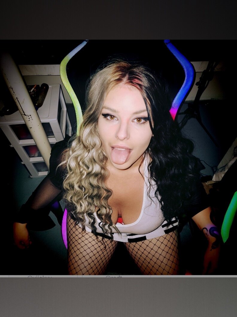 Alexe — joi, canada creator from Kitchener | Find Her OF