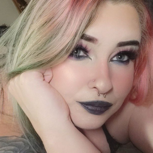 Amber Nikki — milf creator from Bern | Find Her OF