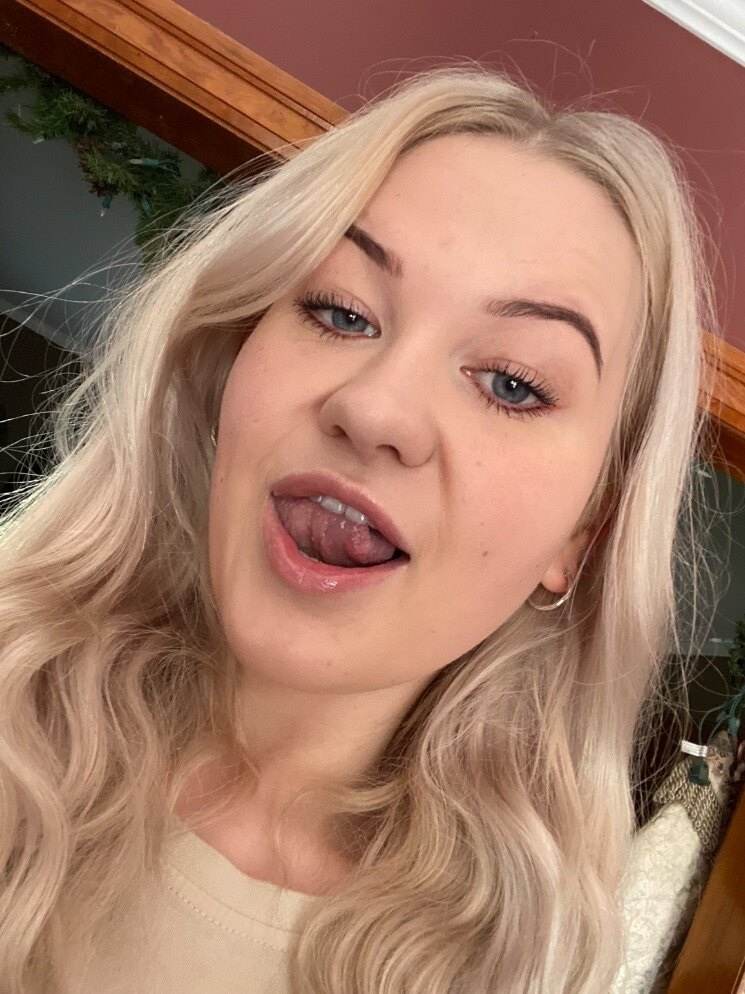 baby🎀 — bdsm creator from Winnipeg | Find Her OF