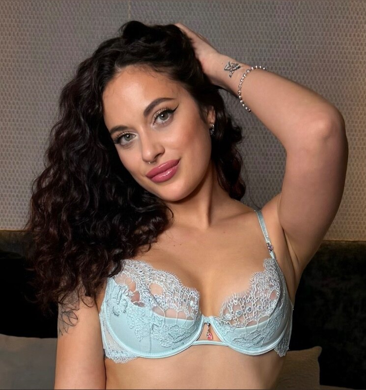 Anita Boom 💣💥 — solo creator from Quito | Find Her OF