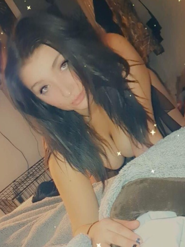 Becca — milf creator from Grand Rapids | Find Her OF