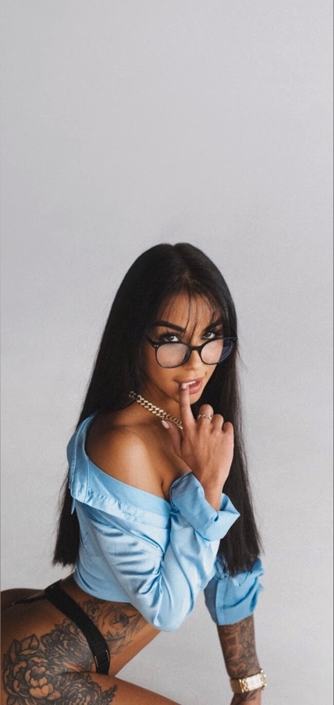 🖤Black Angel🖤 — couple creator from Budapest | Find Her OF