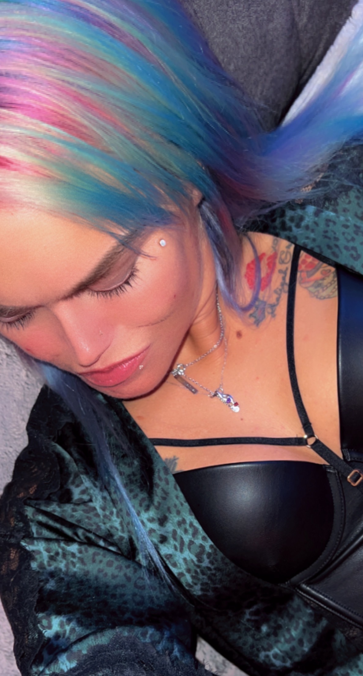 Platinum blonde bombshell — blonde creator from North Dakota | Find Her OF