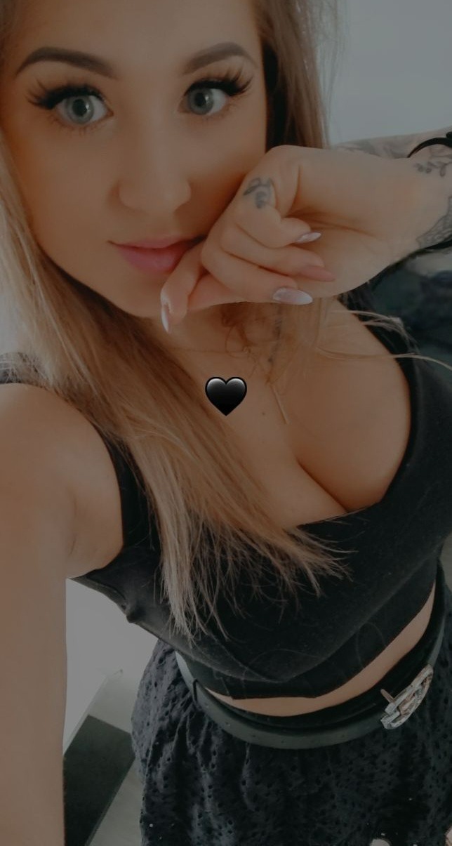 Blondyna.93 — brunette, blonde creator from Warsaw | Find Her OF