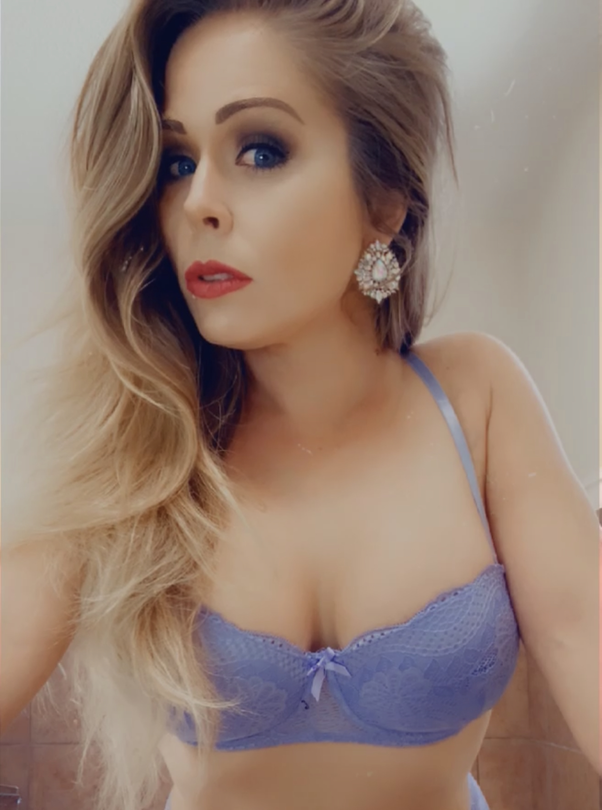 Bombshell522 — petite creator from Louisiana | Find Her OF