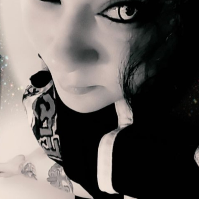 Bee — tattoo, bdsm creator from Lincoln | Find Her OF