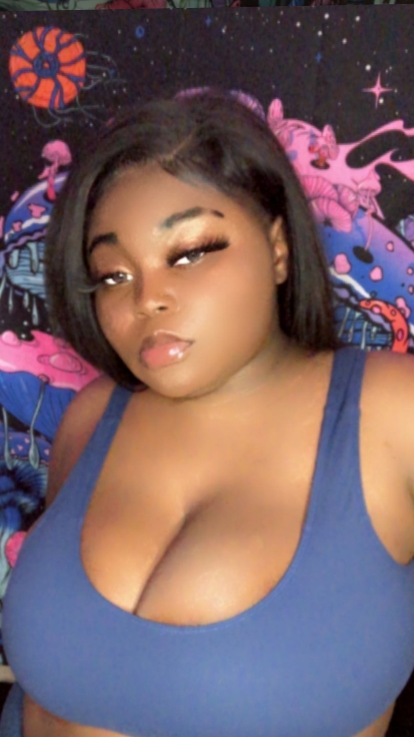 Dark henny 🤎 — new, curvy creator from Omaha | Find Her OF