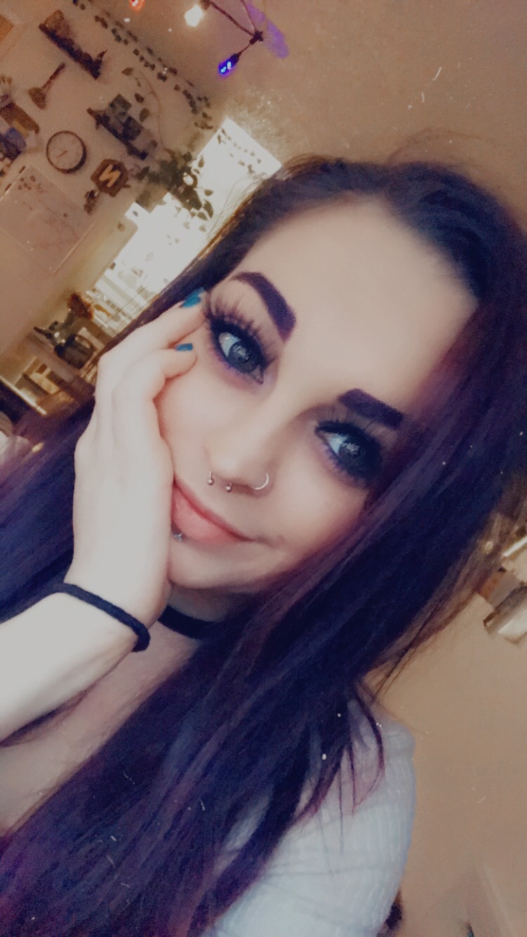 FlawlesslyNeon — e-girl creator from Bend | Find Her OF