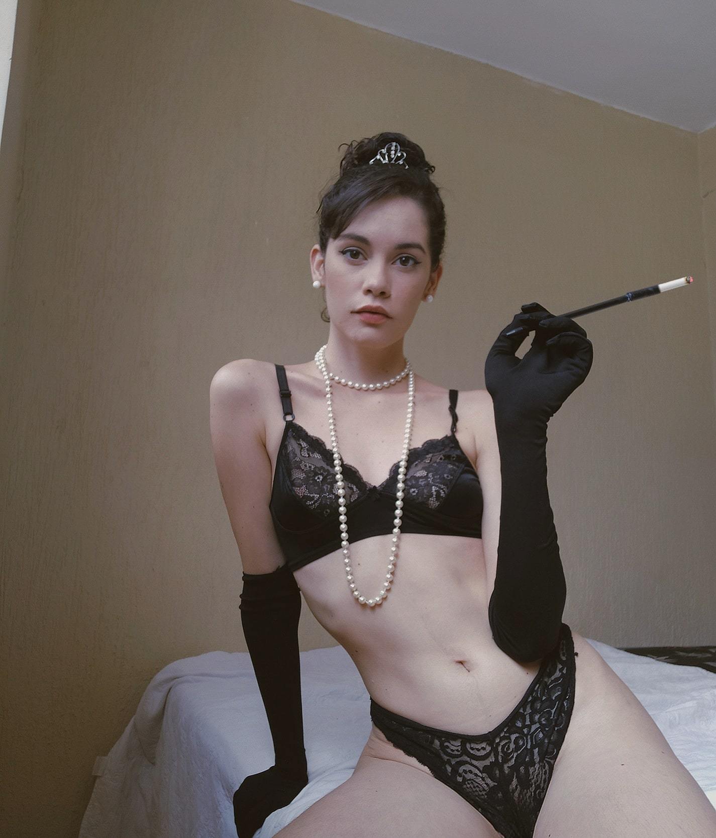Delirhium — e-girl creator from Brasília | Find Her OF