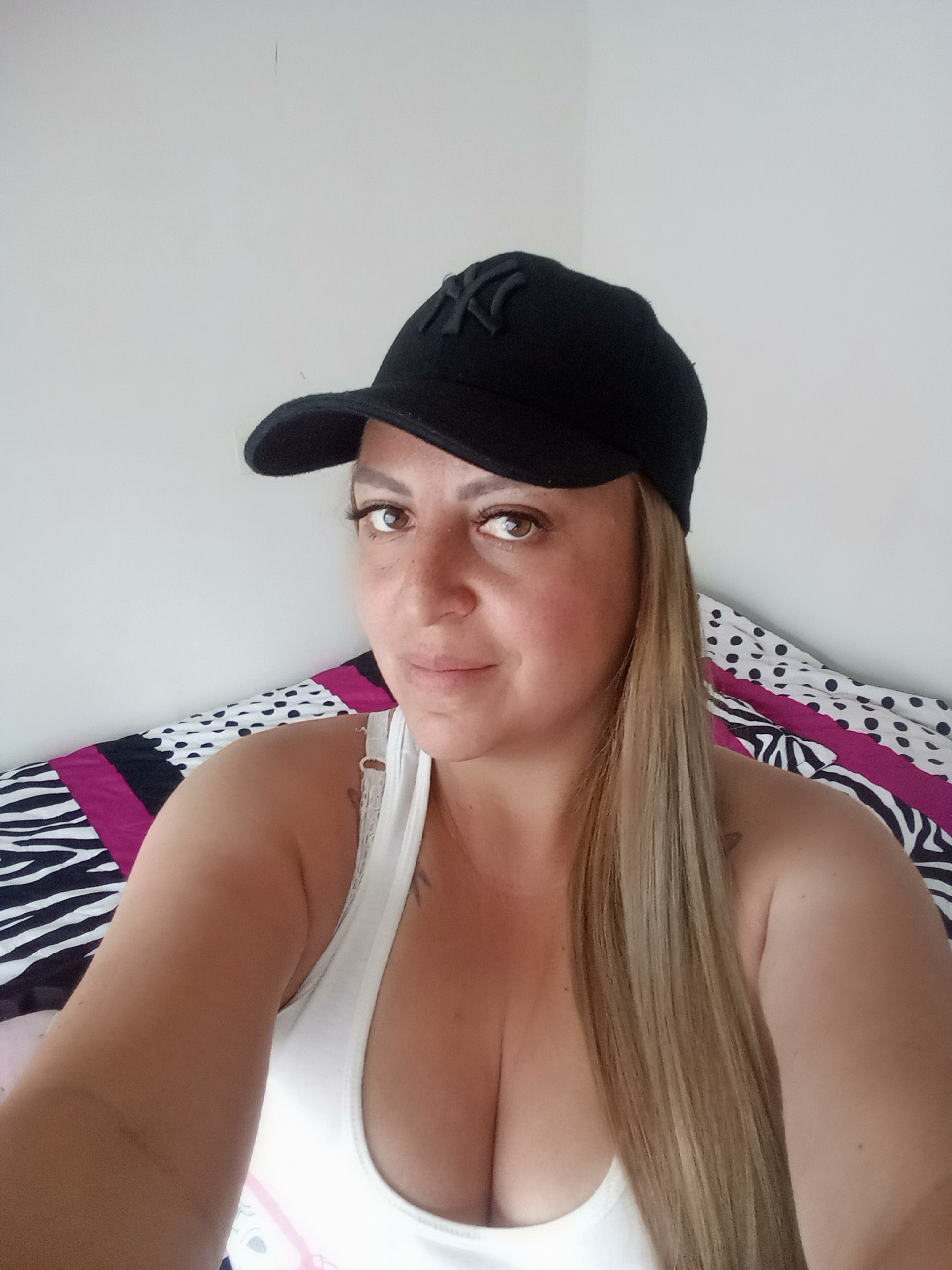Evelyn Muñoz — latina creator from Santa Marta | Find Her OF