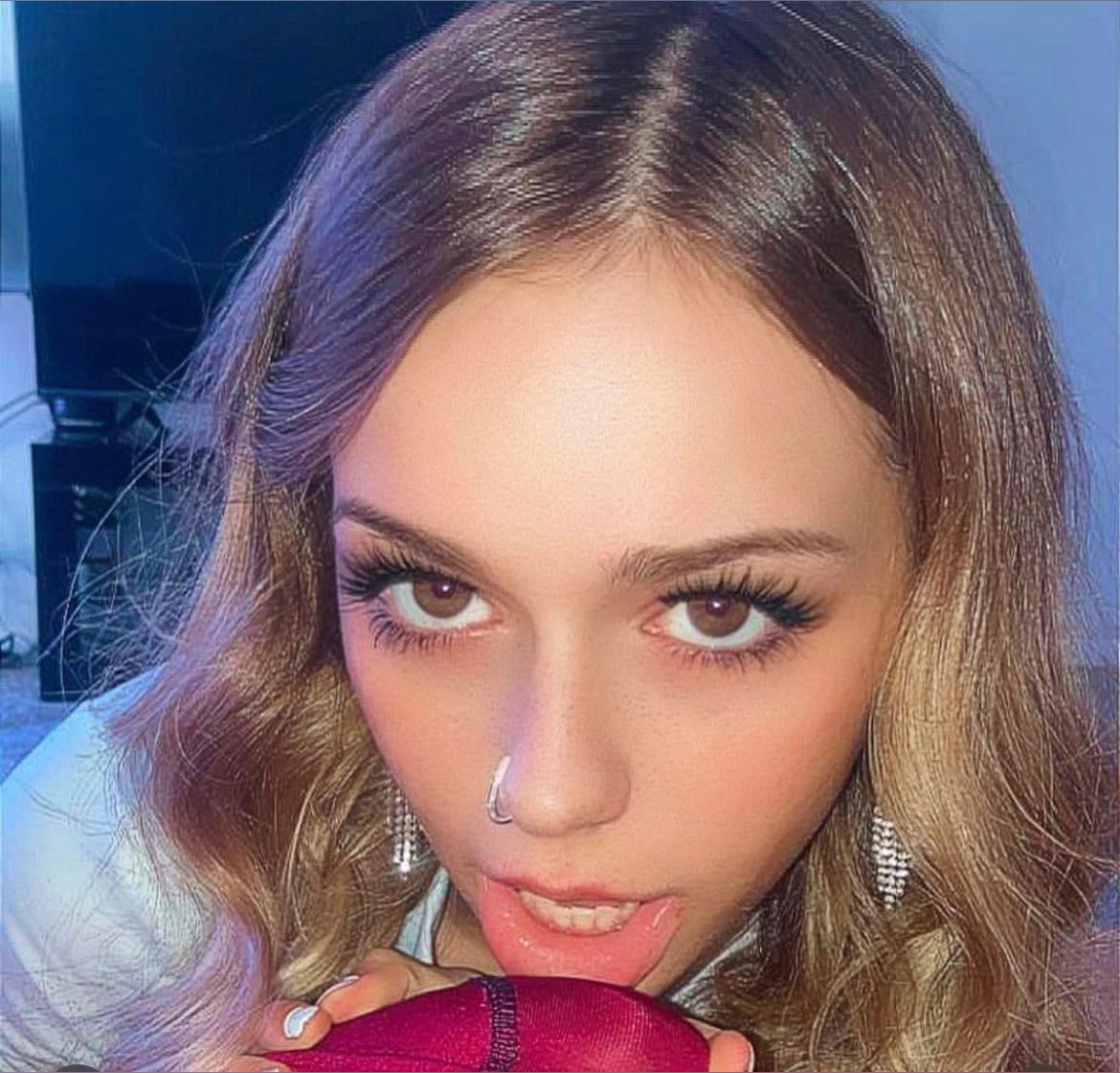 Eve Nicole — couple creator from Kansas | Find Her OF