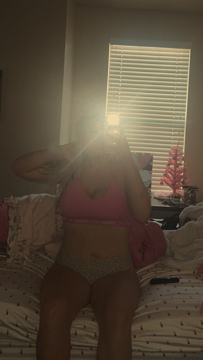 fakeblondebarbie — college, new creator from Lubbock | Find Her OF