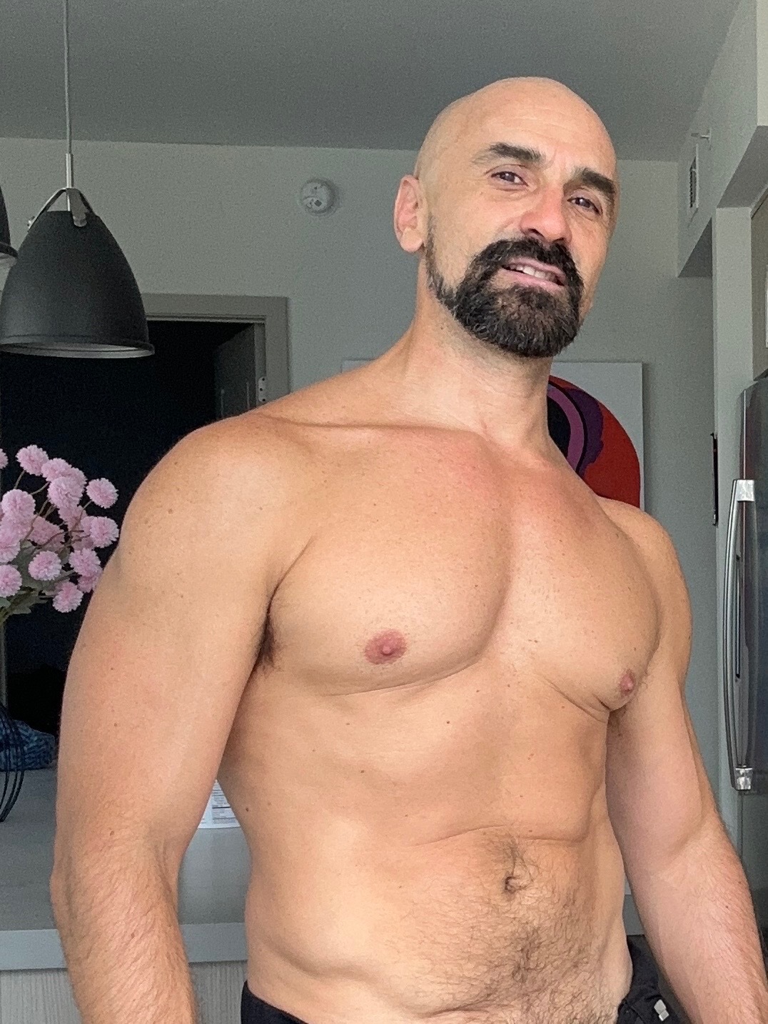 Fernando Martinez — fitness, roleplay creator from Paris | Find Her OF