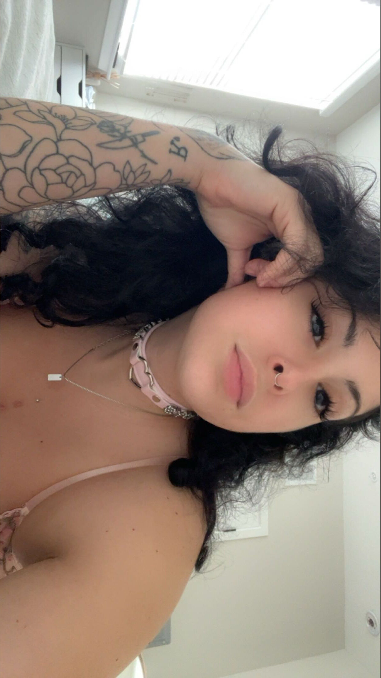 Fvckhvney (@fvckhvney) — couple, feet creator, 5,759 likes, 89 photos