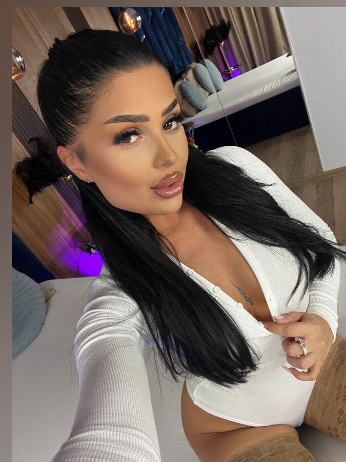 Babsi 🍭 — fitness creator from Agra | Find Her OF