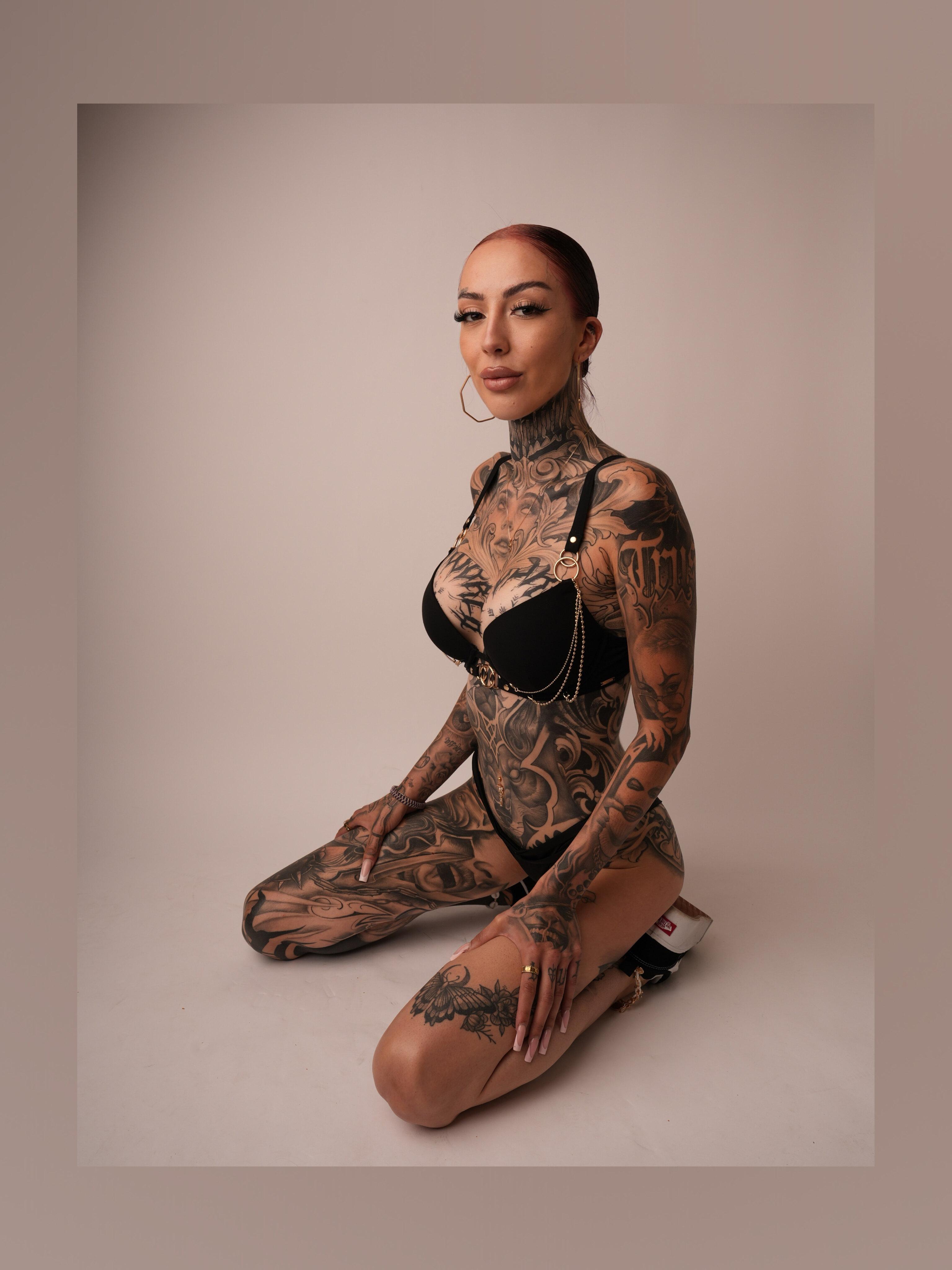 Inkdollvee 🖤 — new, tattoo creator from Liège | Find Her OF
