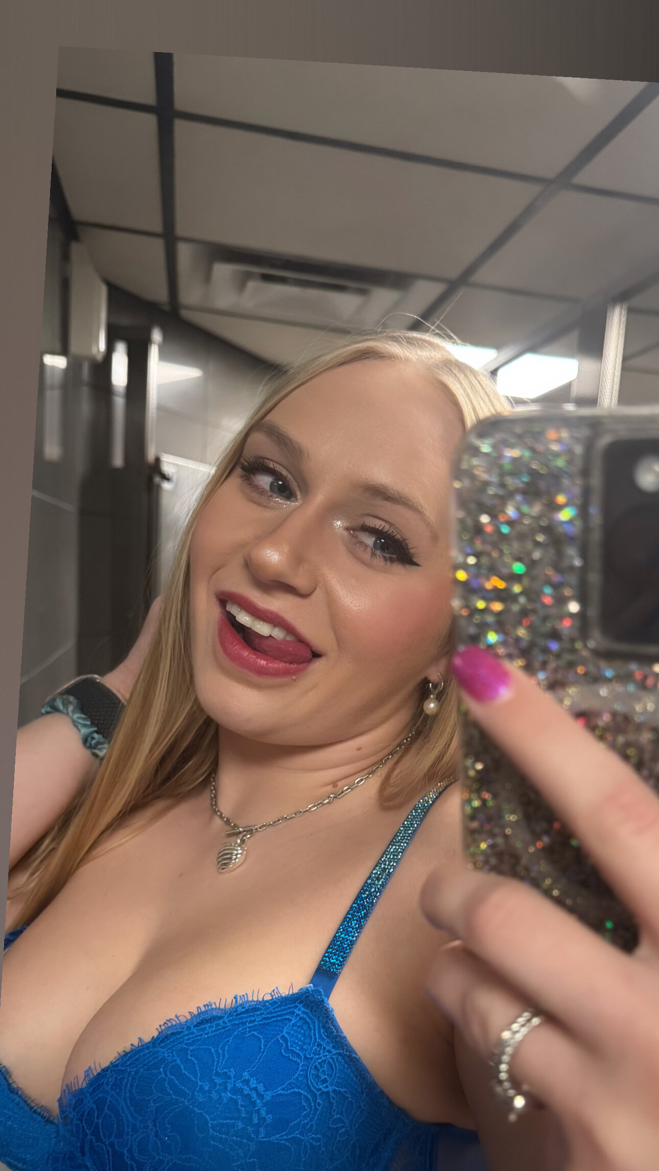 Fortune — blonde, couple creator from Oklahoma City | Find Her OF