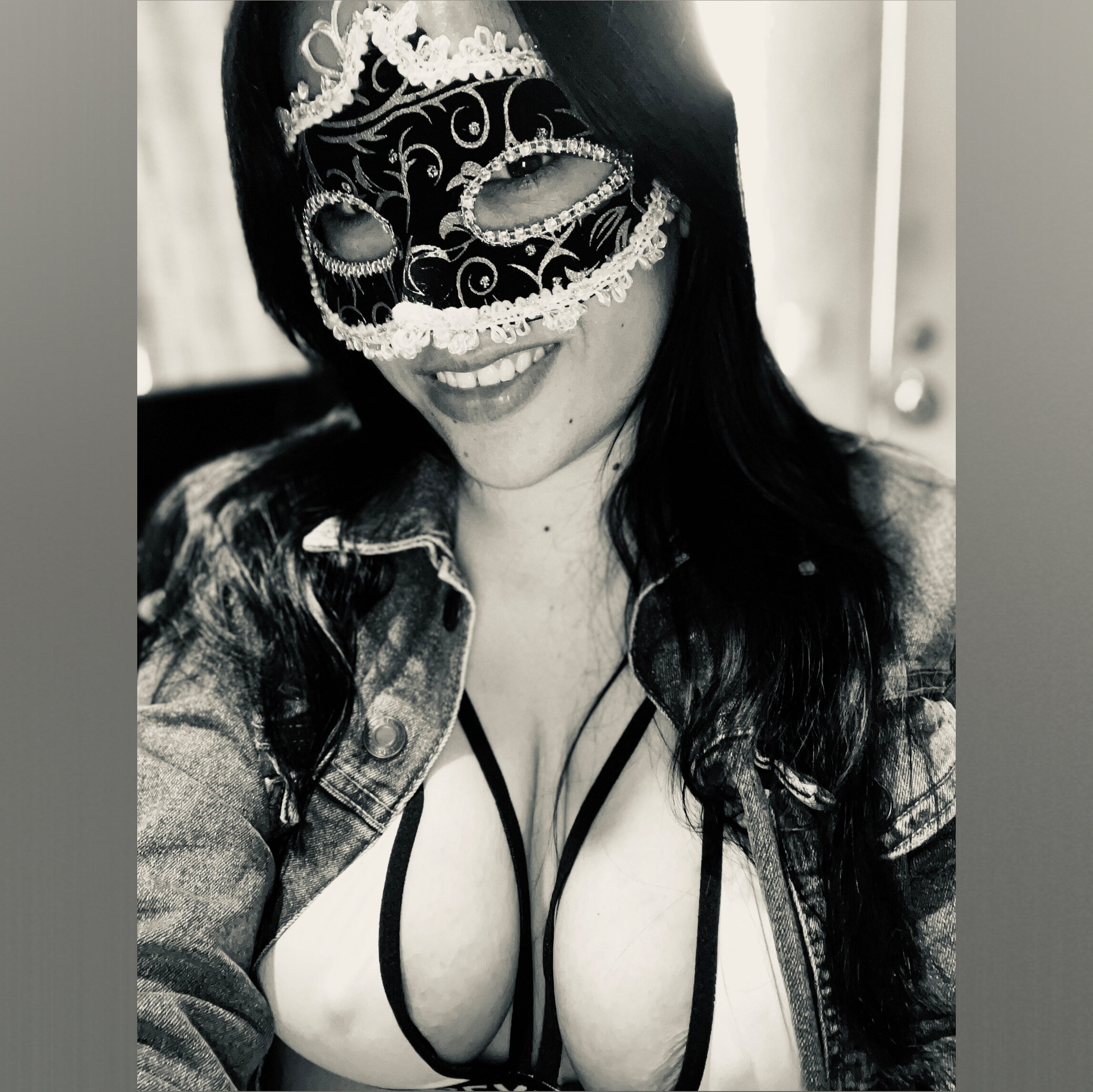 J.J — latina, milf creator from Guadalajara | Find Her OF