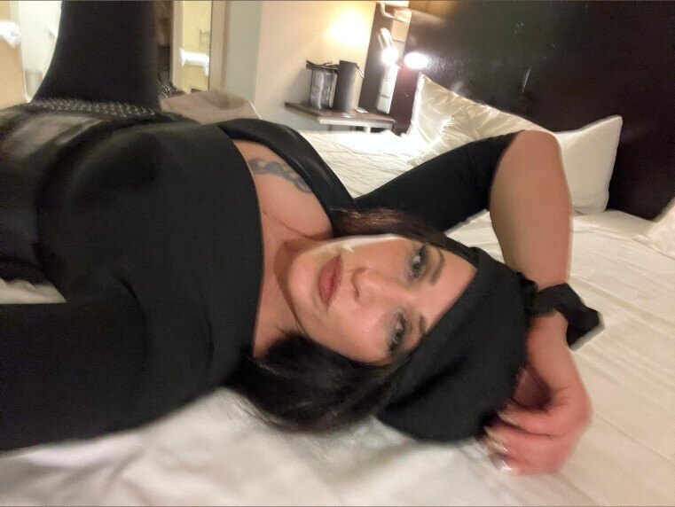 Jolie Noir 💋 — germany, couple creator from Leiden | Find Her OF