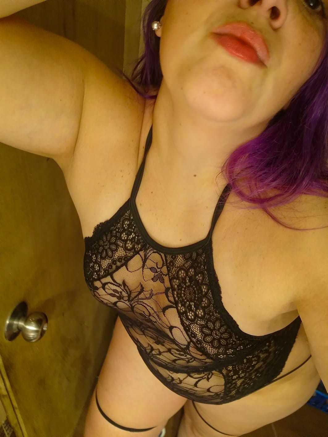 Juicy_hot_peach — curvy creator from Montevideo | Find Her OF
