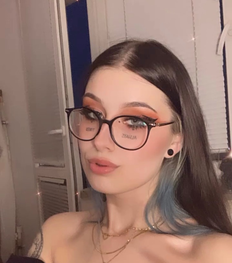 kkinka_ — tattoo, bdsm creator from Warsaw | Find Her OF
