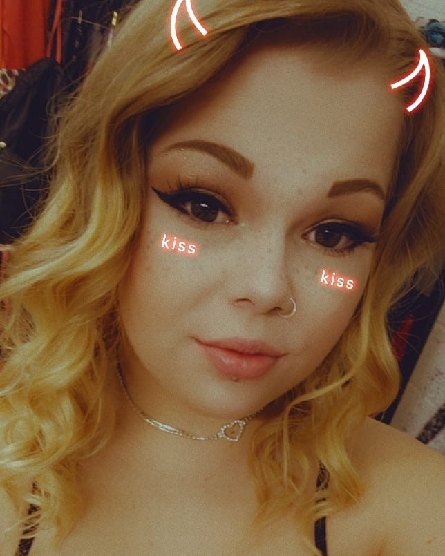 LindzyBabez — petite, curvy creator from Wyoming | Find Her OF