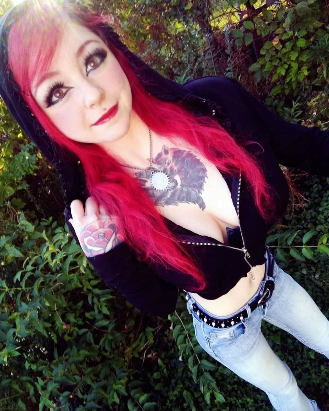 Little Red — cosplay, tattoo creator from Indiana | Find Her OF