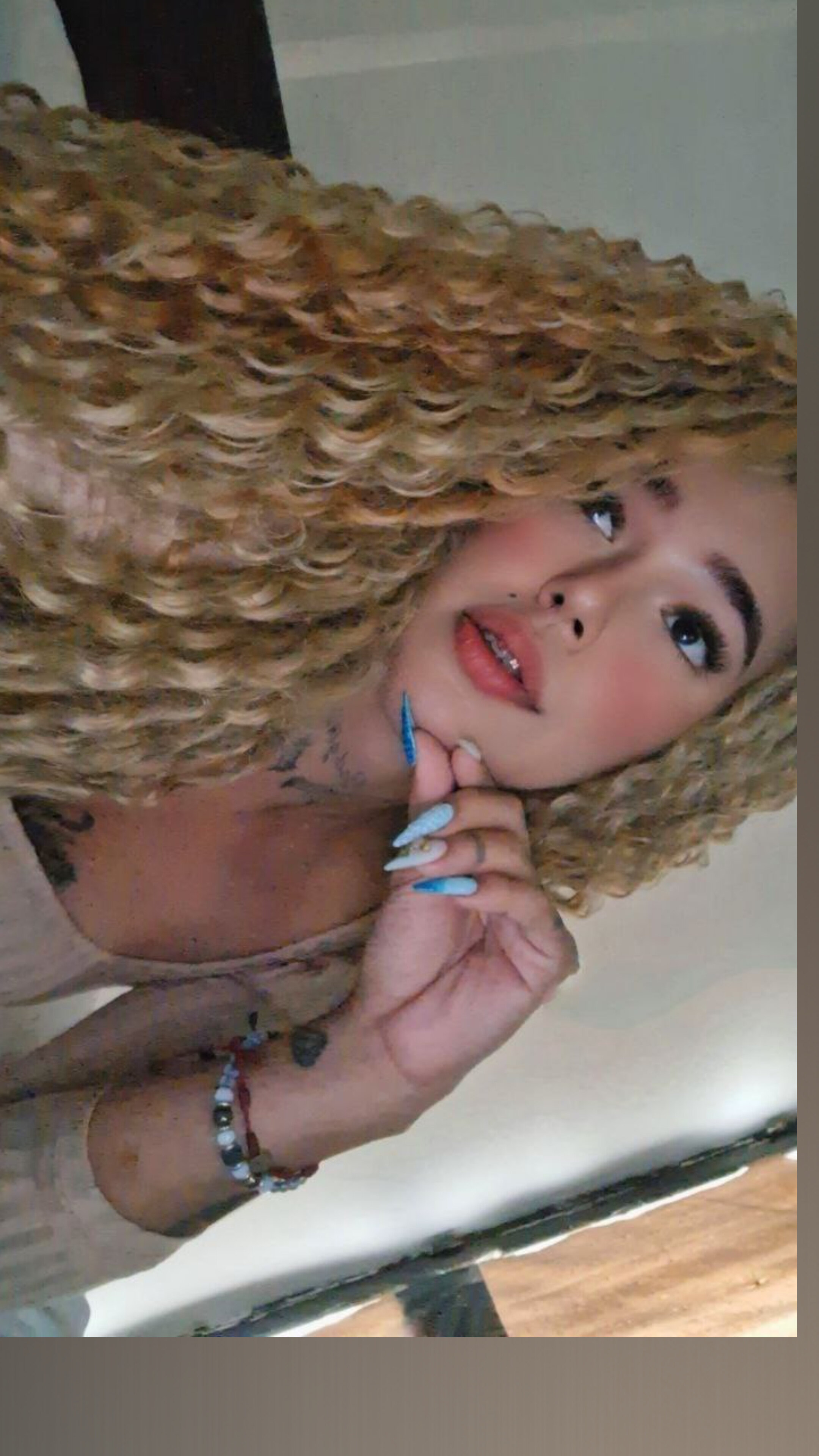 Perla Forbss — petite creator from Neiva | Find Her OF