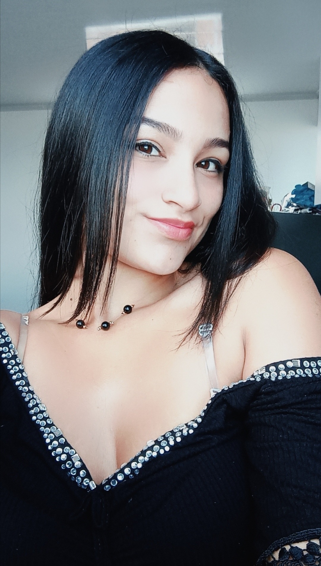 Llurany — new, free creator from Manizales | Find Her OF
