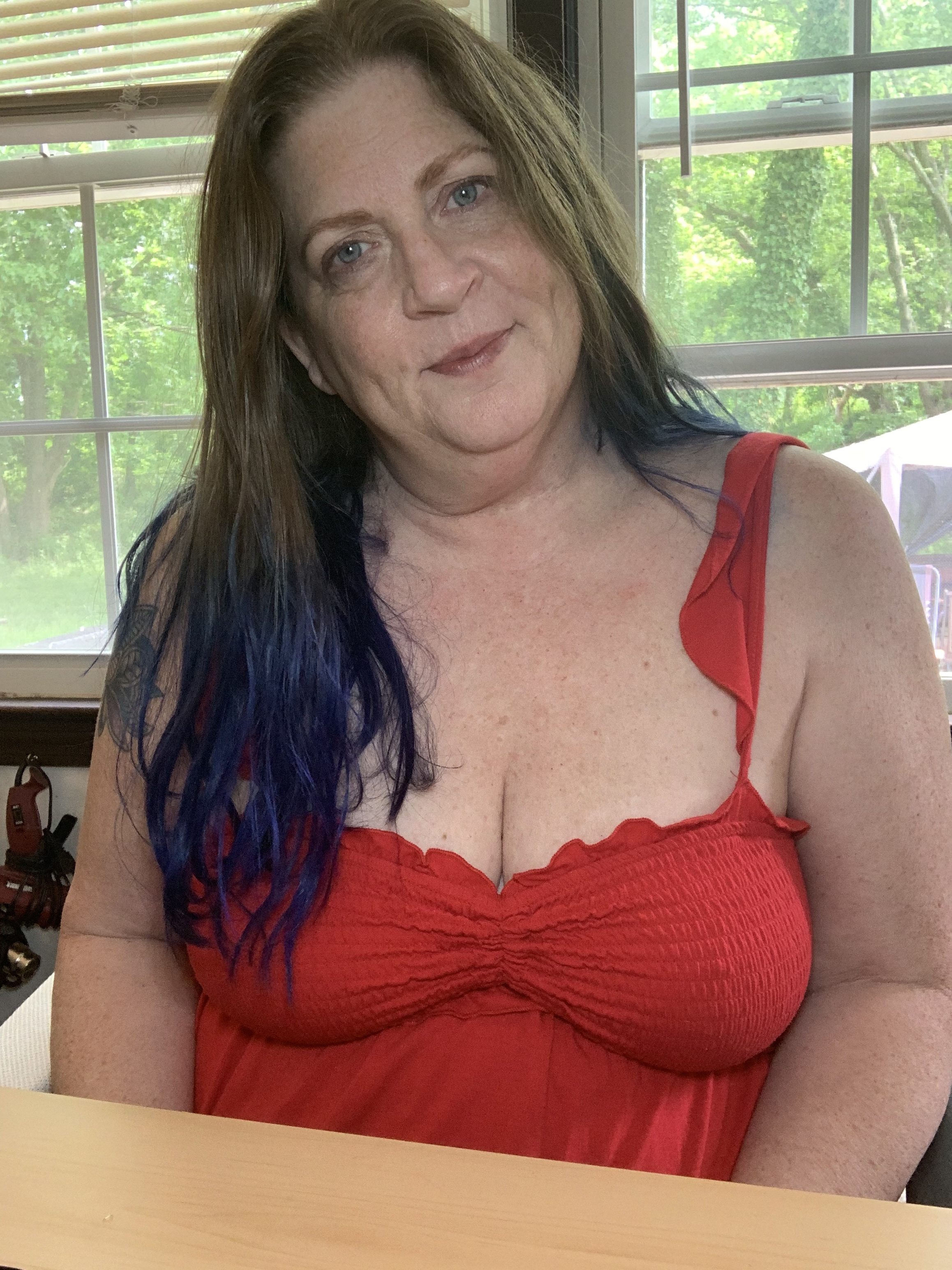 Macqueensfeet — feet, curvy creator from Connecticut | Find Her OF