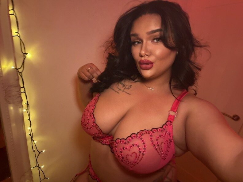 Misslivvukk — free, uk creator from Leeds | Find Her OF