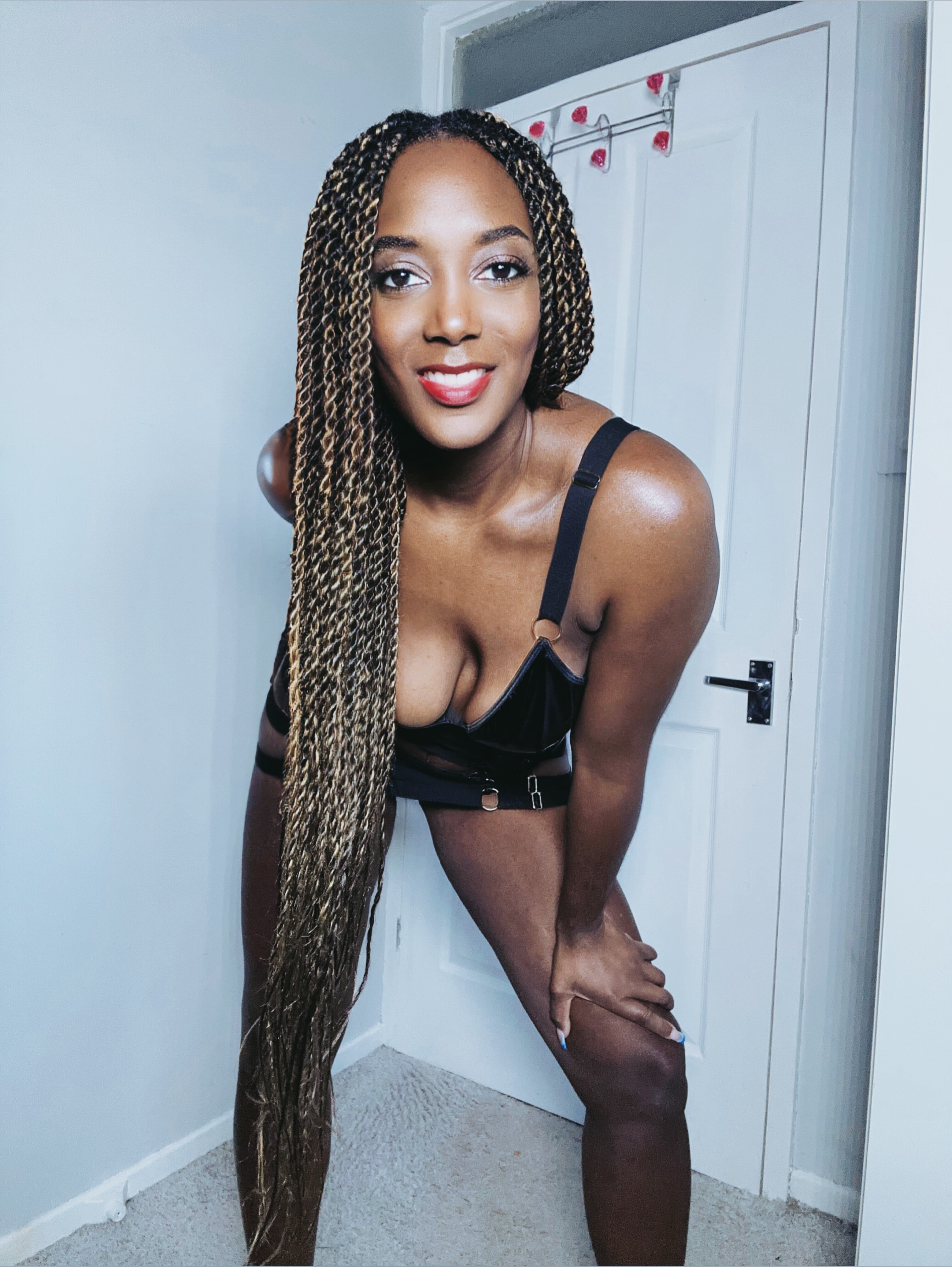 Mistress Lorraine Femdom Amazonian — joi, feet creator from Chelmsford | Find Her OF