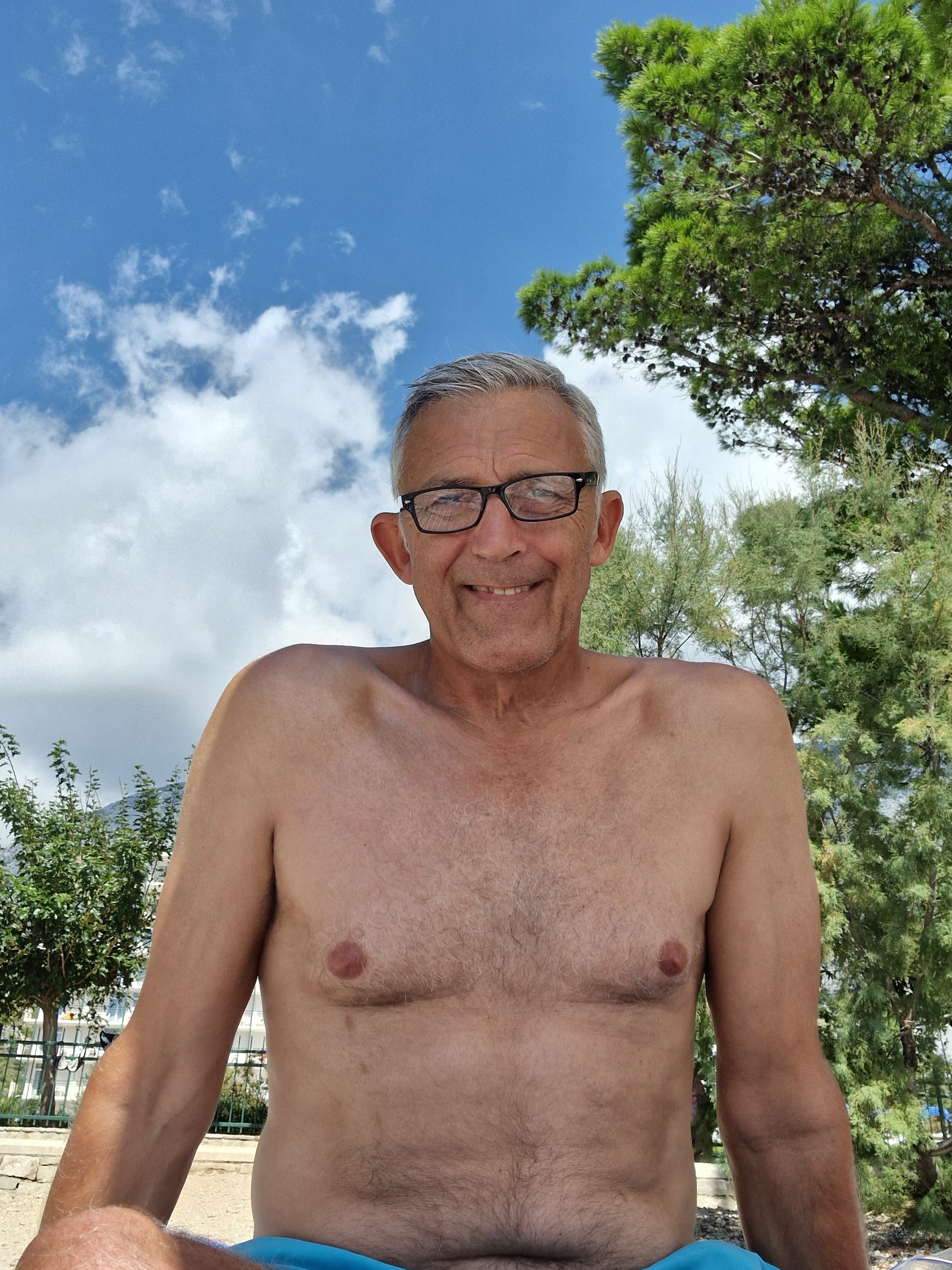 Naked_Carpenter_UK — new creator from Southampton | Find Her OF