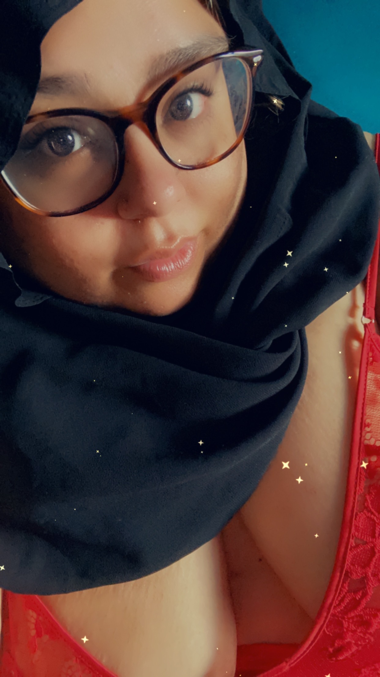 BBWHijabiHoney (@naughtylilhoneyhijabi) — hijab creator, 2,548 likes, 160 photos