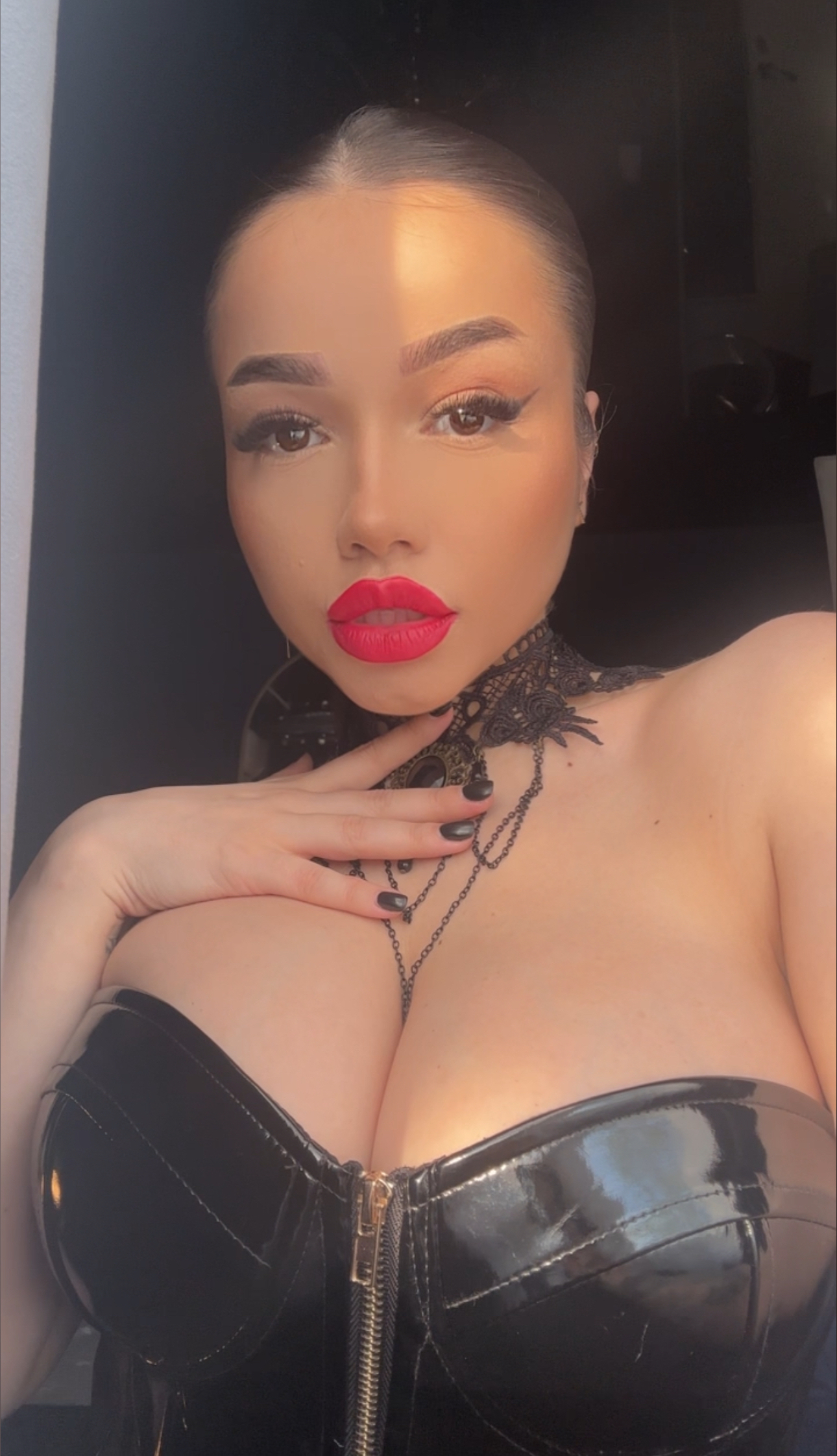 Niki Bryce — asian, free creator from Bucharest | Find Her OF