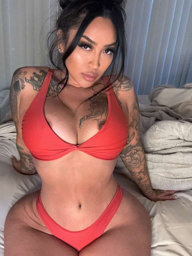 Nikki Sotelo — milf, asian creator from Honolulu | Find Her OF