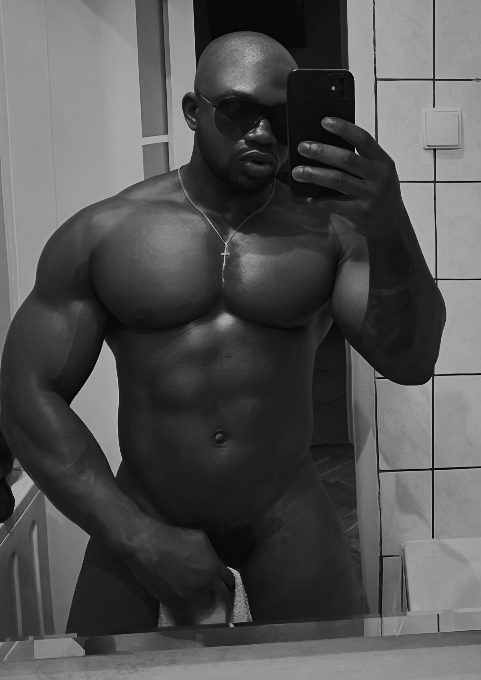 Noah Ceed — milf, new creator from Brussels | Find Her OF