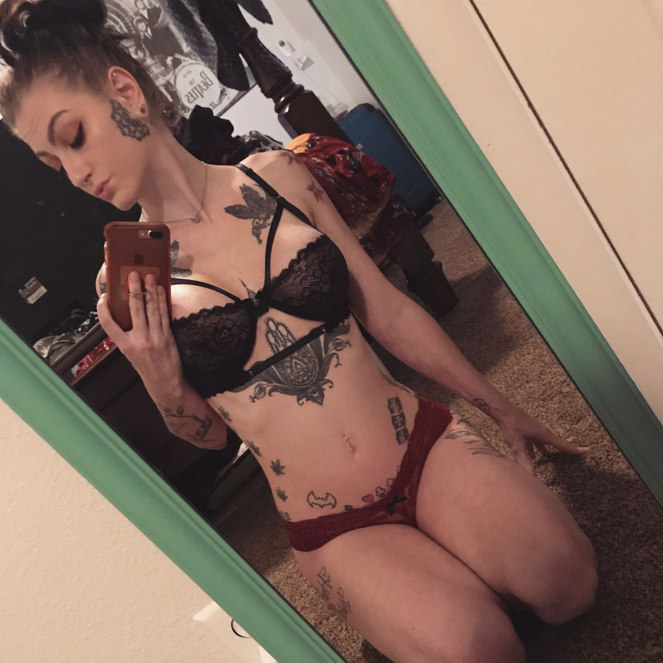 Ivy — tattoo creator from Washington State | Find Her OF