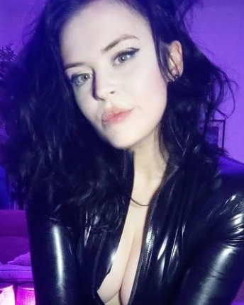 Rhona — cosplay, couple creator from Nottingham | Find Her OF