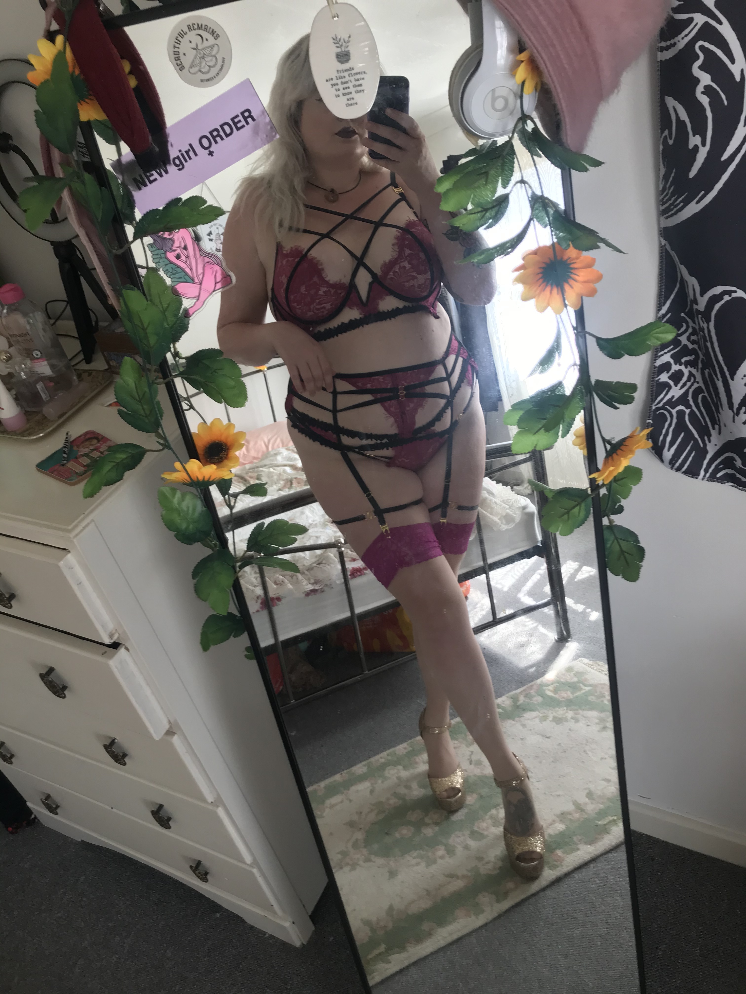 Rosie Gothicc — goth, curvy creator from Nottingham | Find Her OF