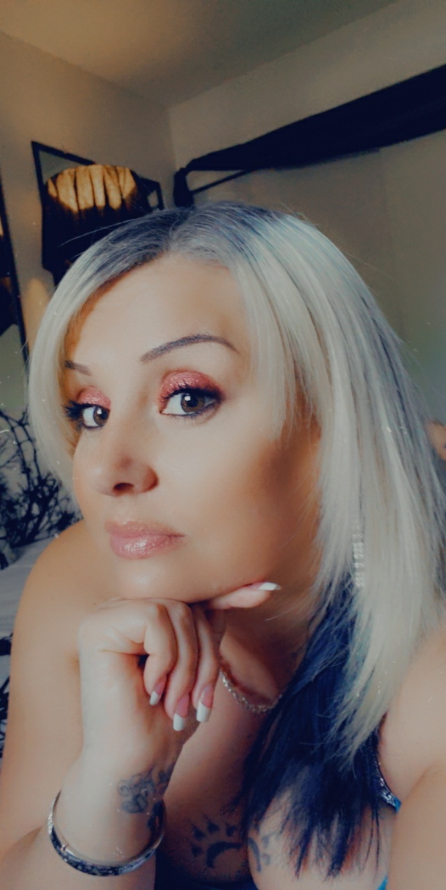 FoxyRoxy — blonde creator from Oregon | Find Her OF