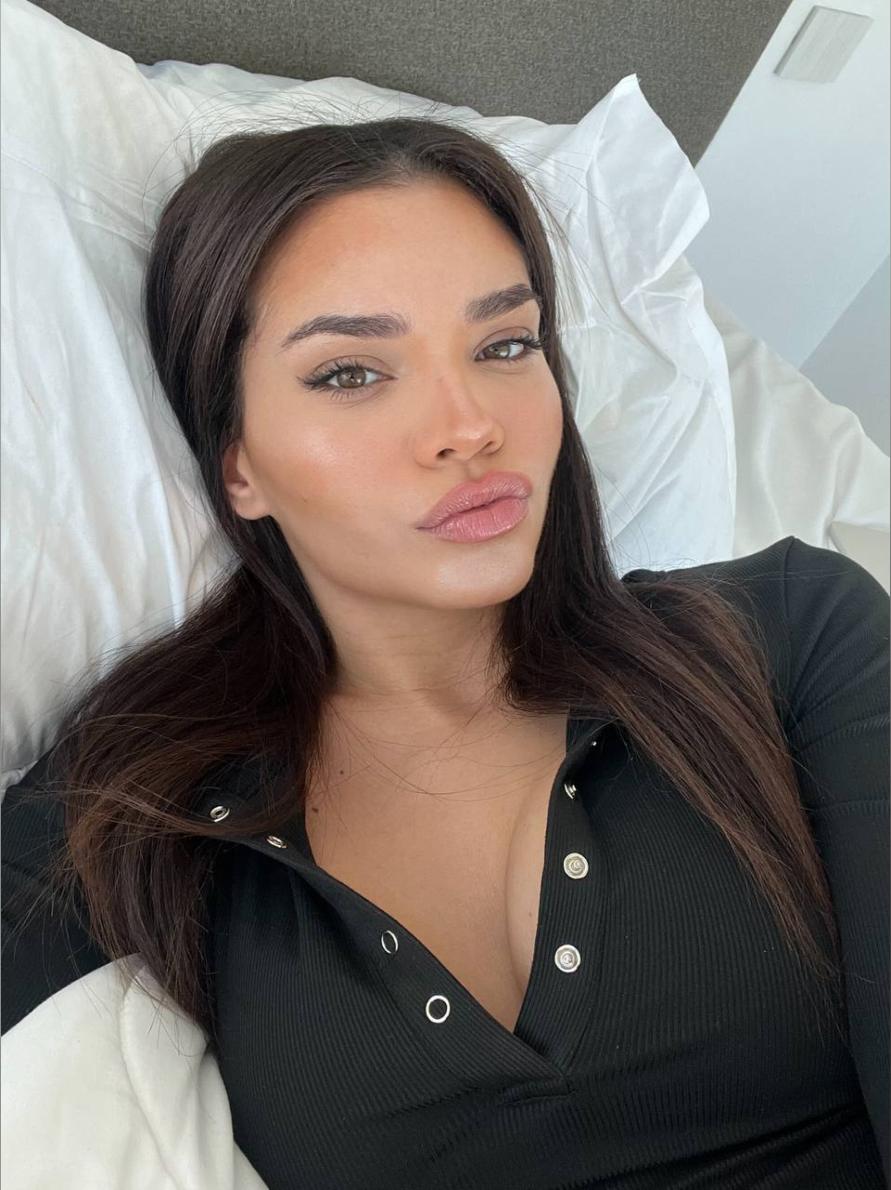 👠Sara Lima — latina, asian creator from Milan | Find Her OF