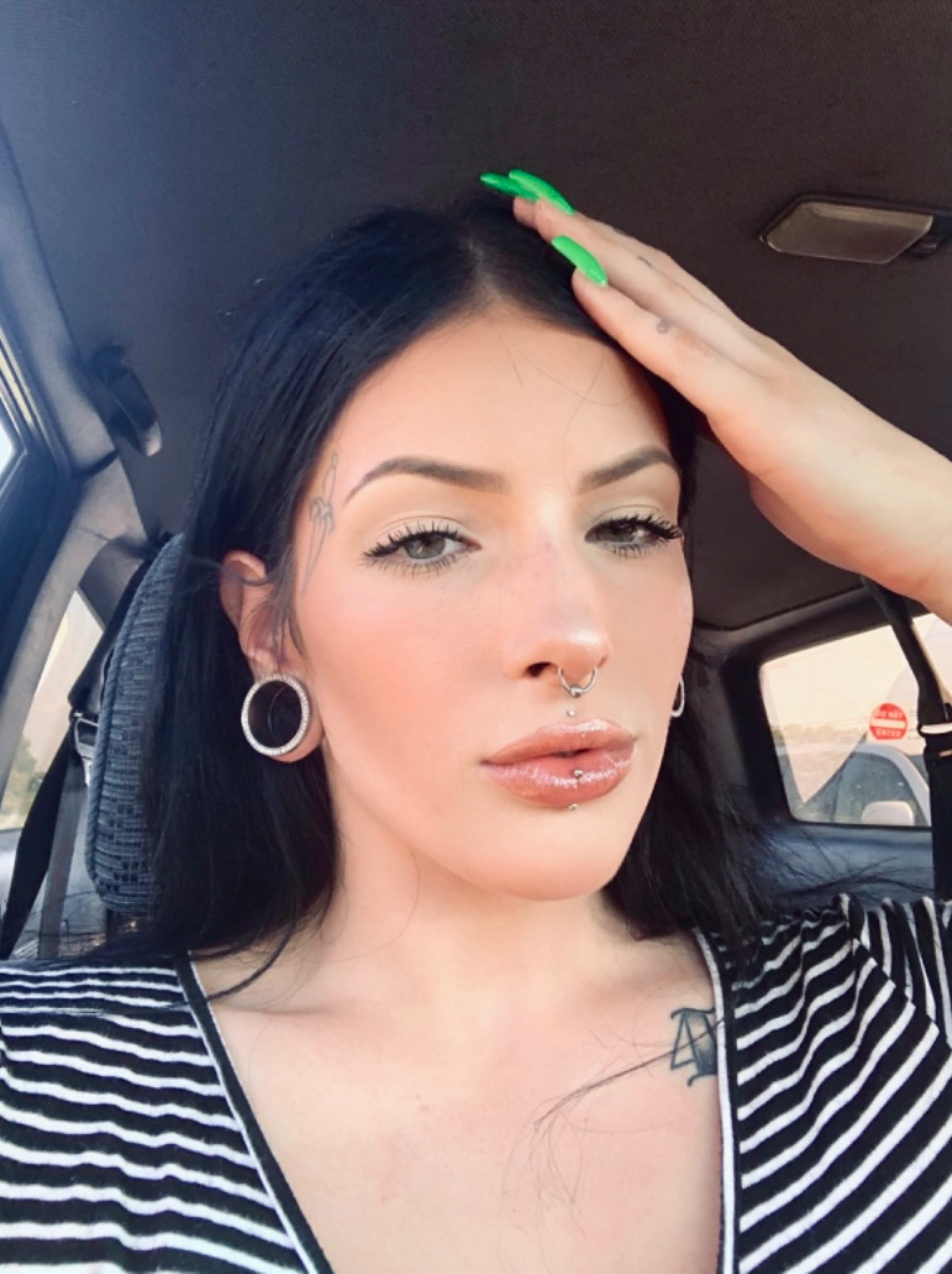 Aryn Jade — new, goth creator from Baton Rouge | Find Her OF