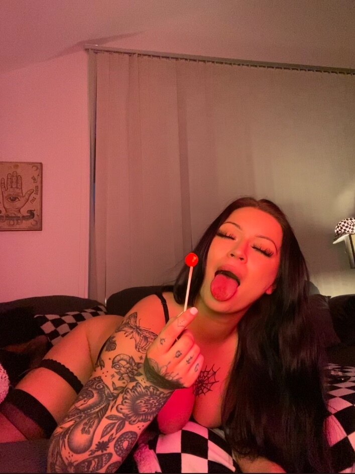 slim ˚ʚ♡ɞ˚ — canada creator from Kitchener | Find Her OF