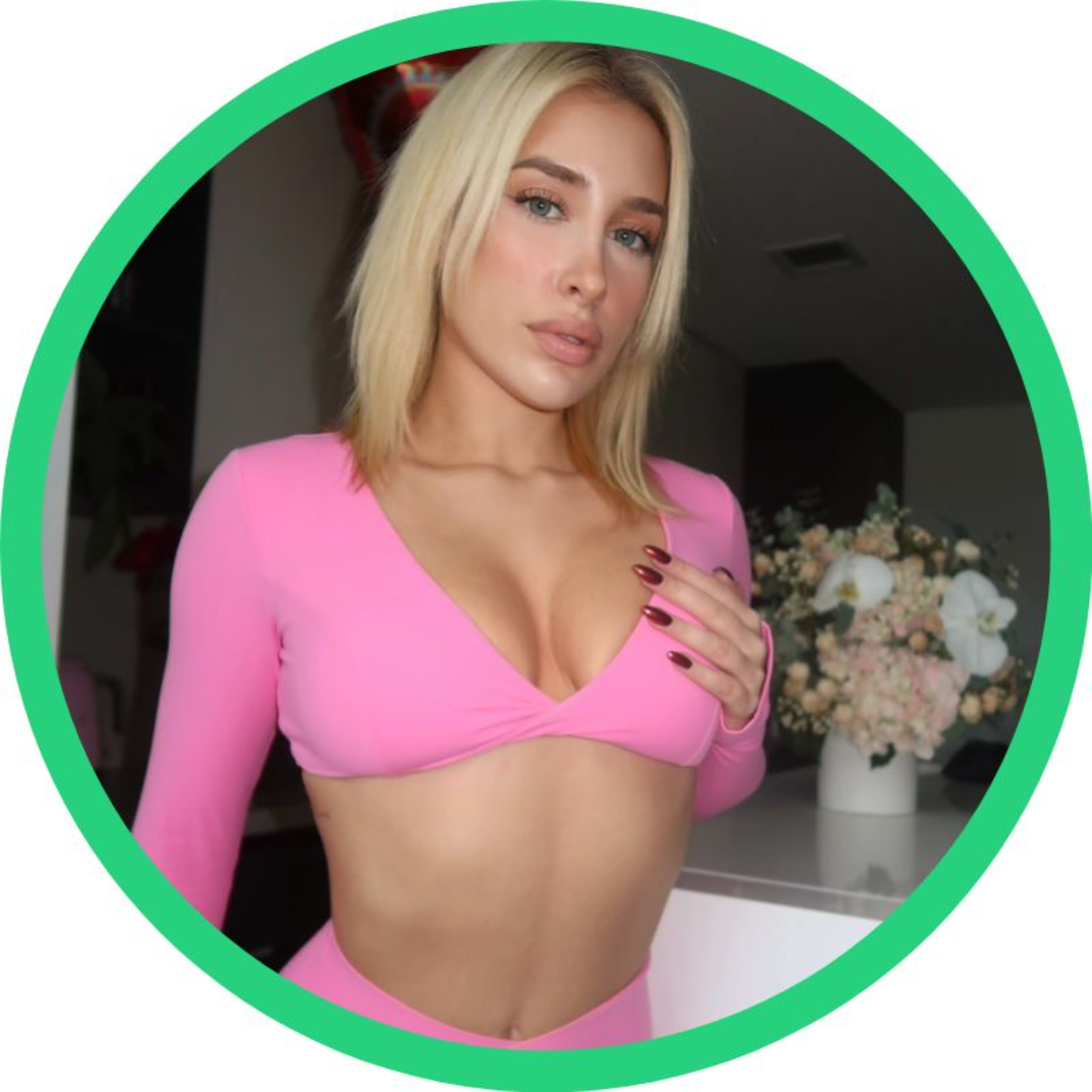 Anastasia Woods 🔞 (@snackinwithanastasia) OnlyFans creator profile photo