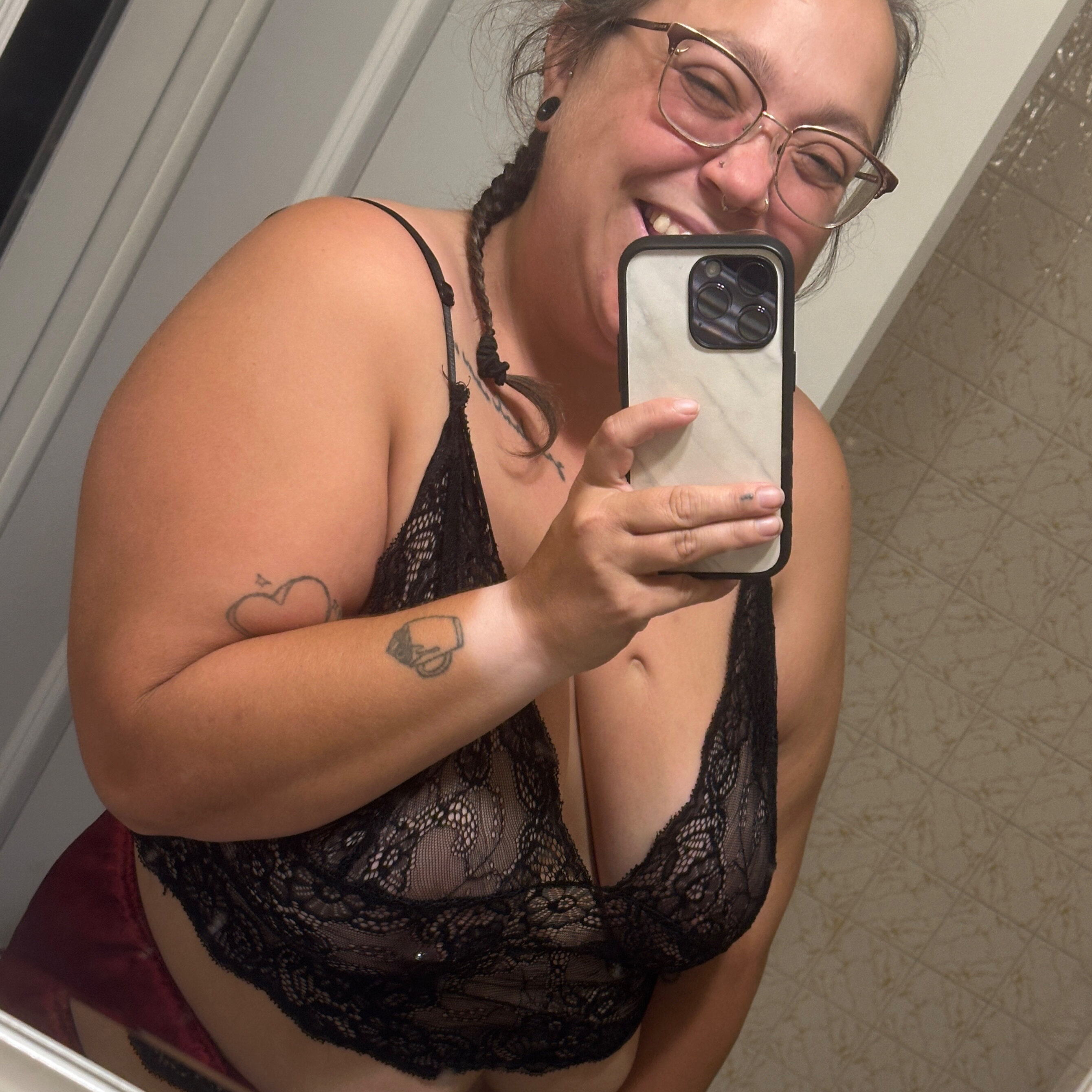 LibbyLouWho — couple, free creator from Mississauga | Find Her OF