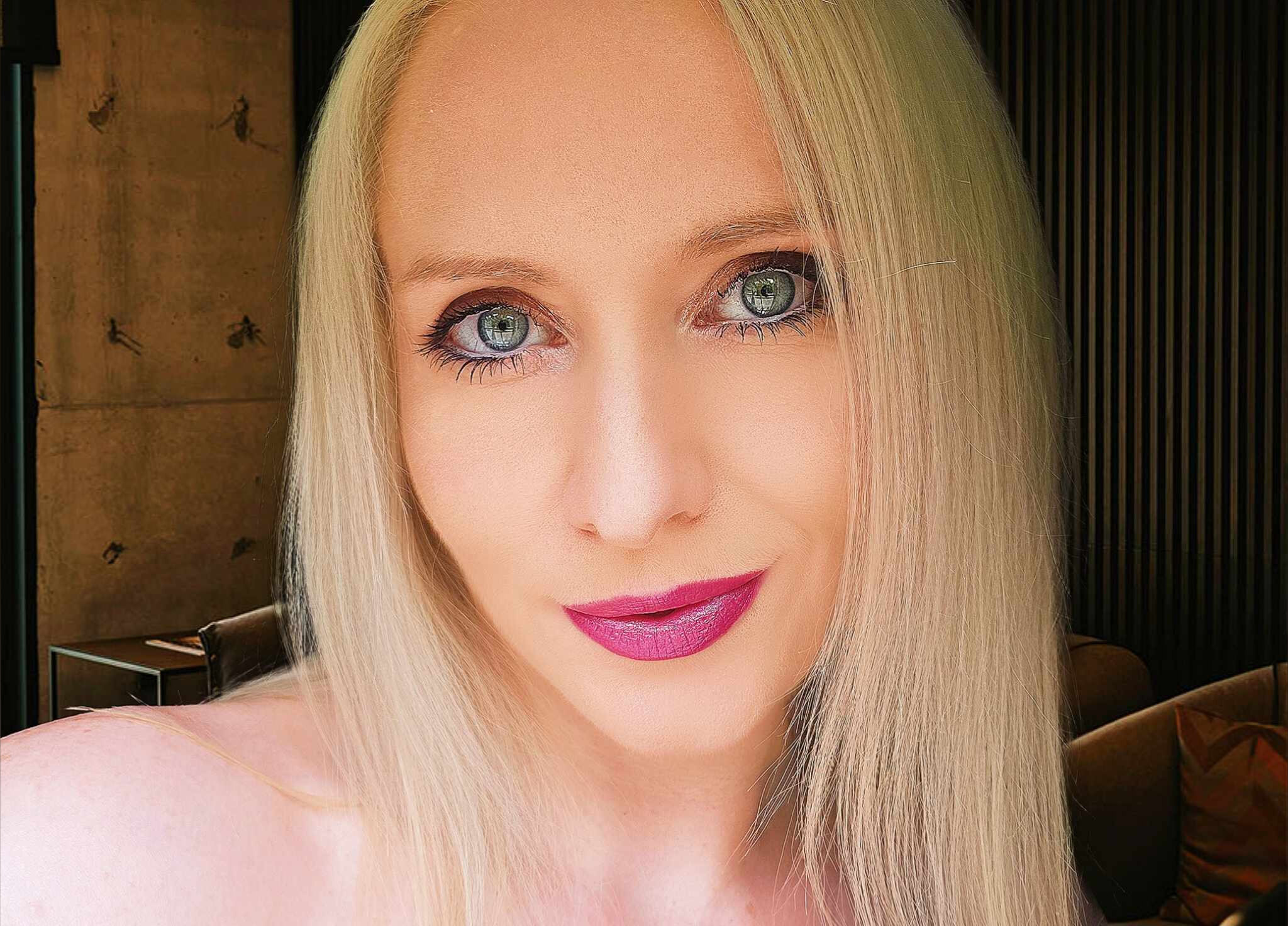Alexa London — trans creator from South Carolina | Find Her OF