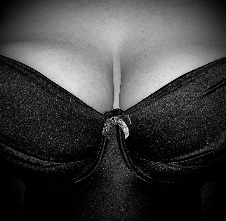 Ms Astra — milf, new creator from Colchester | Find Her OF