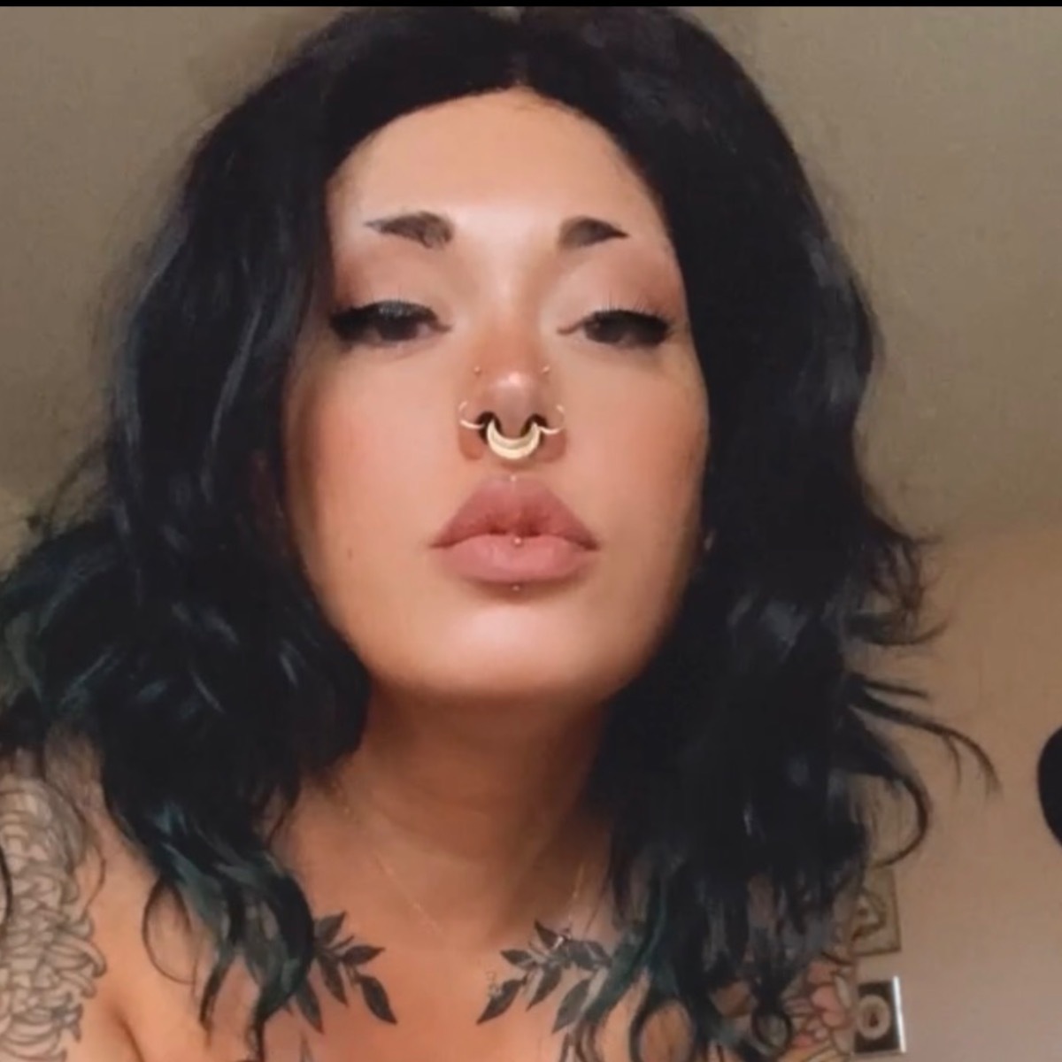 Lee — goth, curvy creator from Ann Arbor | Find Her OF