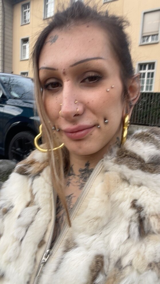 Donna Fox Spanish Pleasure — trans creator from Zurich | Find Her OF